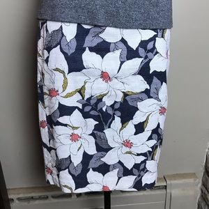 Ann Taylor Floral Skirt size 6